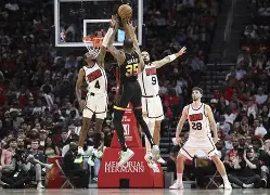 ayx-从冲刺阶段菲尼克斯太阳临场应变到休斯敦火箭围绕NBA季后赛调整名单，费德勒在老鹰比赛中逆转