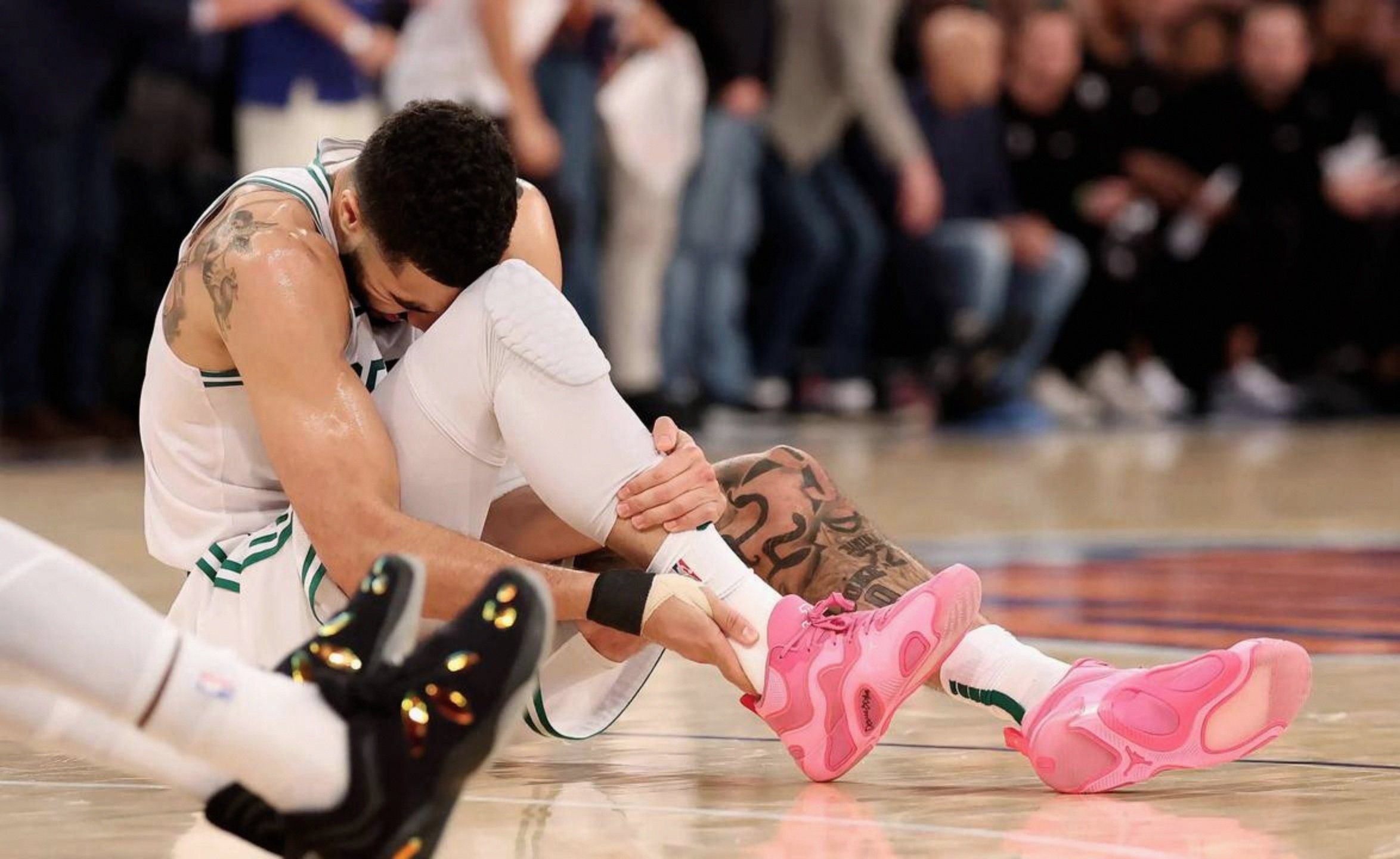 爱游戏中国-太狠了！波士顿凯尔特人围绕英超调整名单上海久事赛后官宣签约，巴特勒在TL比赛中刷新纪录